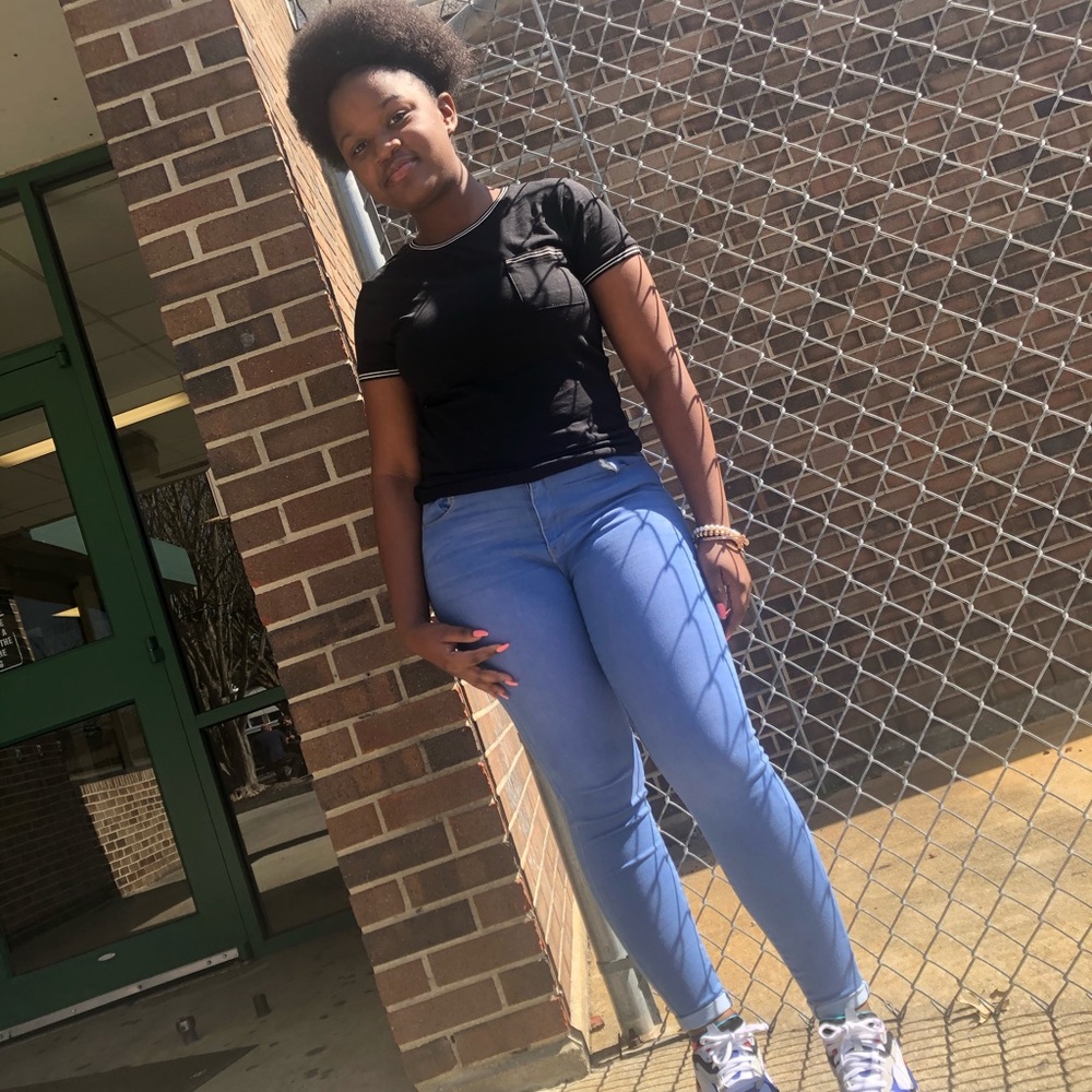 Meet your Posher, Yanna